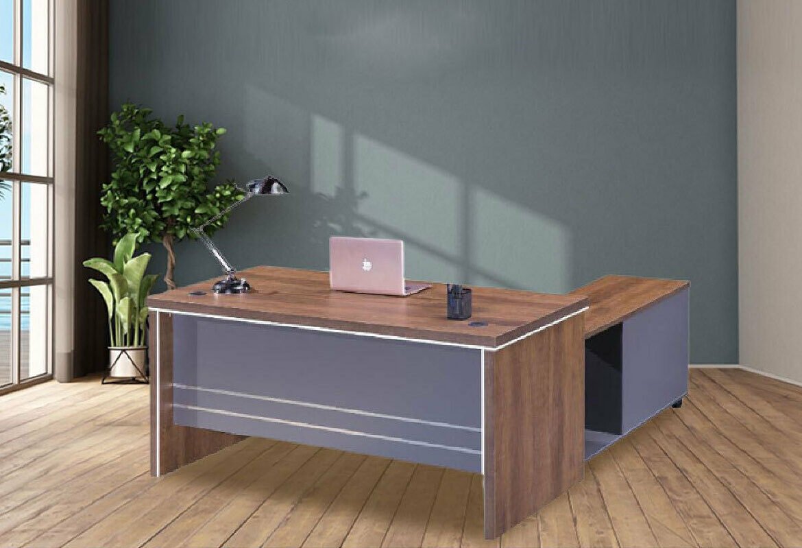 5 Tips to buy the right (executive) desk for your office | Mozafar Furniture LLC